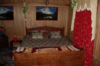 Manila Houseboat 1, Srinagar 4